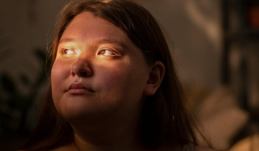 Why Your Skin Looks Darker by Evening (Even Indoors)?